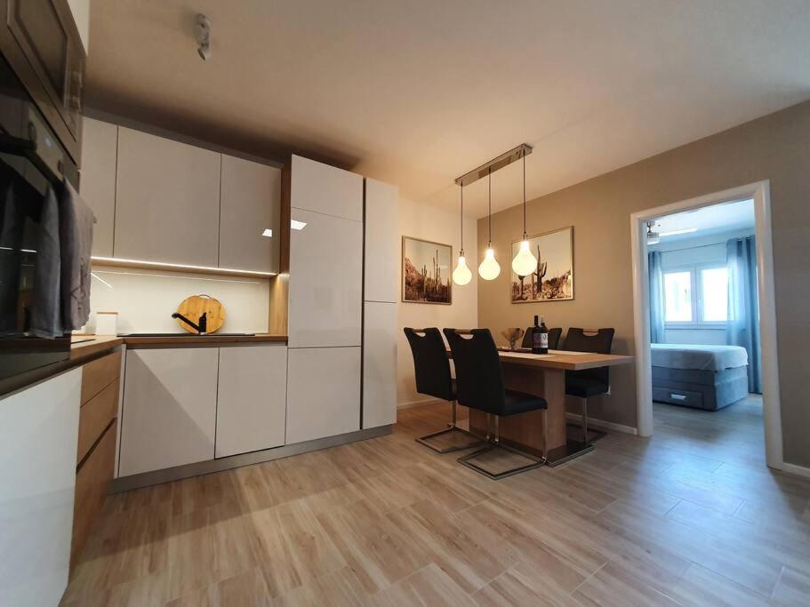 Apartma Und Berge Makarska